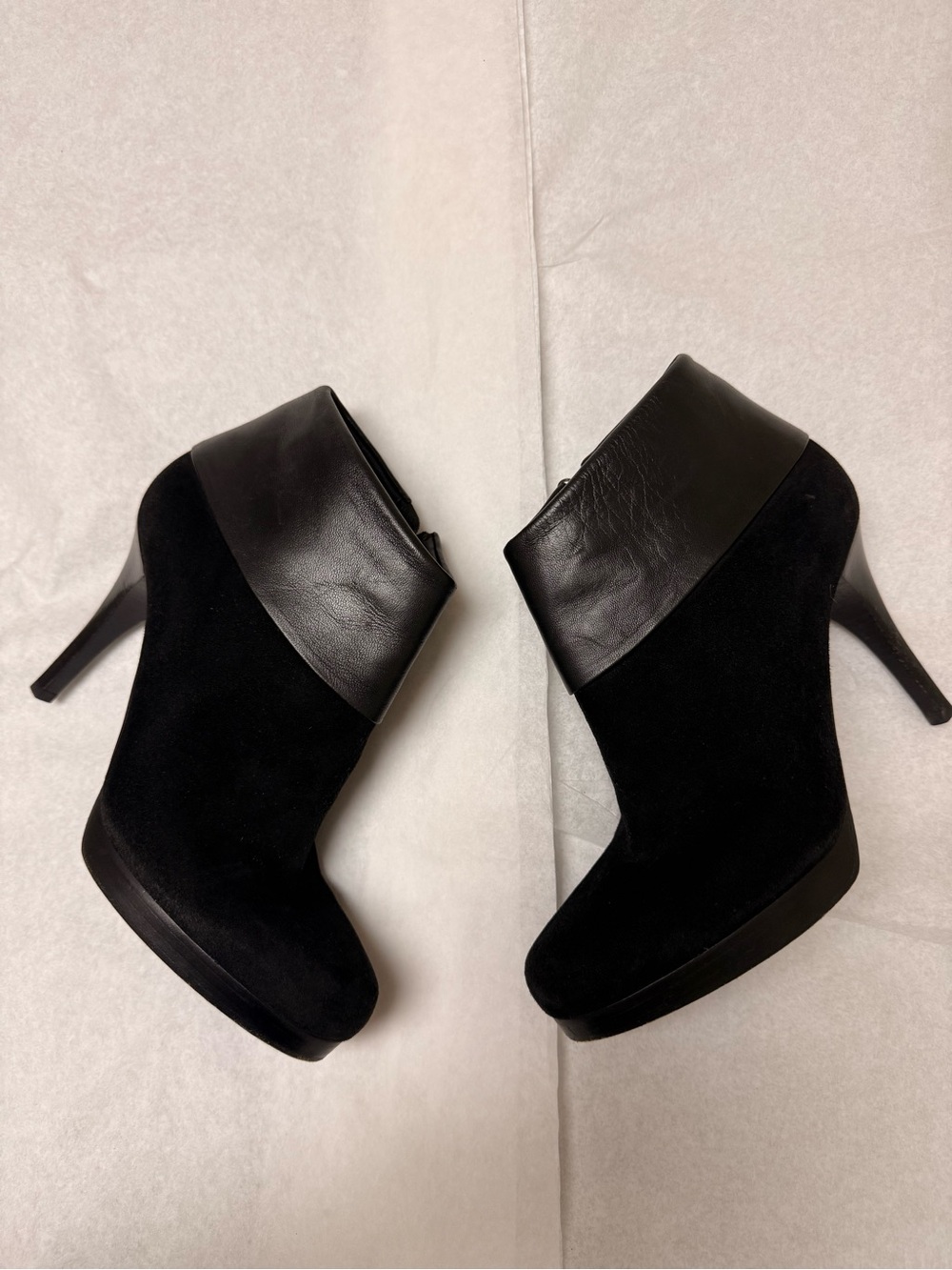 Balenciaga Paris Slash high heel booties suede main body and a leather ⚫️